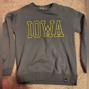 size S University of Iowa sweatshirt, embroidered logo